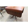 Image 8 : Walnut Duncan Phyfe Drop Leaf Table 30" x 36" x 46"