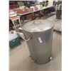 Image 2 : Large Commercial Camp Cook Pot 19" x 29"