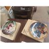 Image 2 : 4 Collectible Plates, Crystal, Décor, plus more