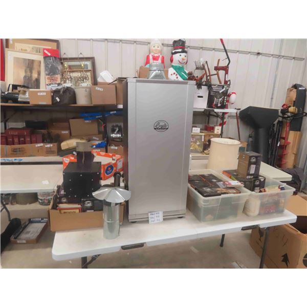 Bradley Model BTD518P Smoker with Quantity of Flavor Bisquettes