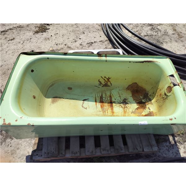 Metal Bathtub & Sink