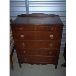 ANTIQUE CHEST OF DRAWERS