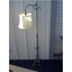ANTIQUE SOLID BRASS FLOOR LAMP