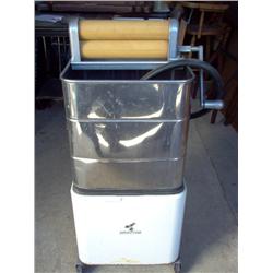ANTIQUE "MONITOR' Wringer Washer