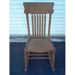 ANTIQUE ROCKING CHAIR