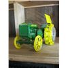 Image 2 : JOHN DEERE DIECAST TRACTOR W/CLOCK IN TIRE