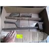 Image 1 : MISC: HEAVY DUTY CHISEL, METAL HANDLED HAMMER, ETC.