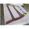 Image 2 : WOOD FRAMED BUCKSAW