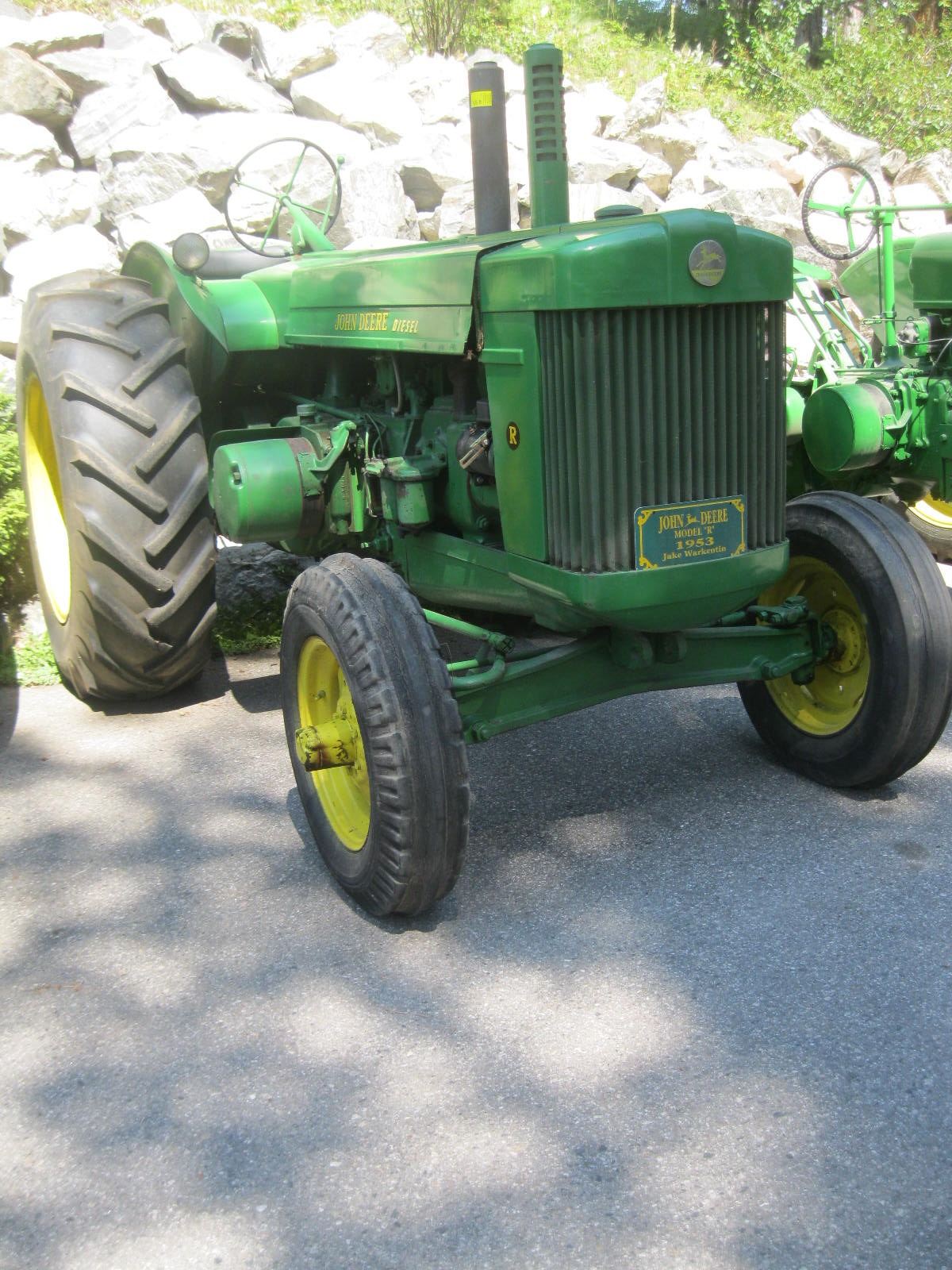 JOHN DEERE MODEL R 1953 TRACTOR - Dodds Auction