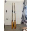 Image 1 : Pair of oars