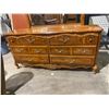 Image 2 : Dresser and mirror