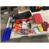 Image 1 : Emergency kit