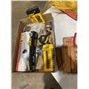 Image 1 : Assorted tools