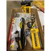 Image 2 : Assorted tools