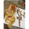 Image 1 : Masks and decor