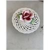 Image 2 : Lidded dish