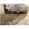 Image 2 : King bedding