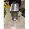 Image 1 : Step garbage can