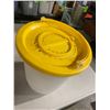 Image 2 : Plano 700 10 quart minnow bucket