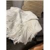 Image 2 : Throw pillows