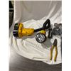 Image 3 : Assorted tools