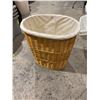 Image 1 : Laundry basket