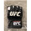 Image 1 : Signed UFC glove Ryan Duder?
