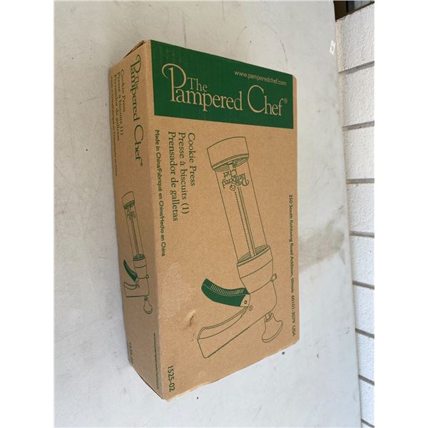 Pampered chef cookie press