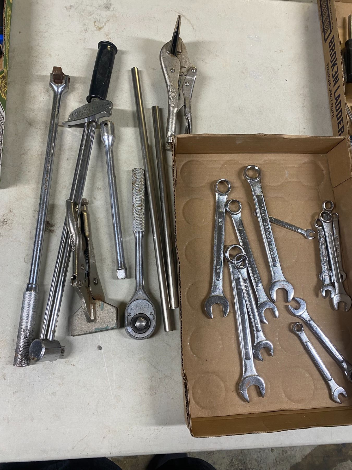 Assorted wrenches