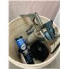Image 1 : Grease guns and lubricants