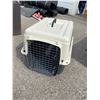 Image 1 : Essentials pet carrier