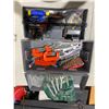Image 2 : Toolbox and contents