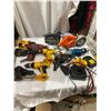 Image 2 : Assorted tools