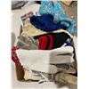 Image 1 : Assorted gloves