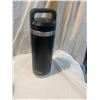 Image 1 : Yeti water flask