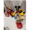 Image 1 : Mickey Mouse collectibles