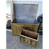 Image 2 : Chest and kindling holder
