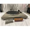 Image 2 : Record player