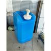 Image 1 : Water jug