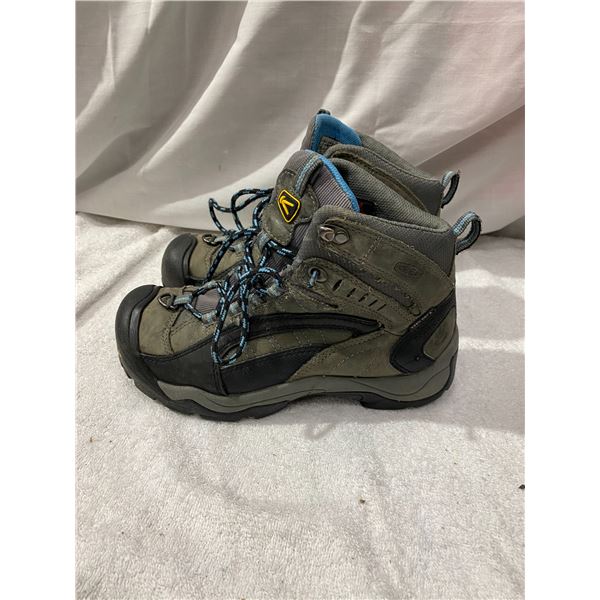 Keen hickers size 7