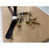 Image 2 : Tie clips, cuff links and watch