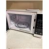 Image 2 : Hamilton Beach Microwave