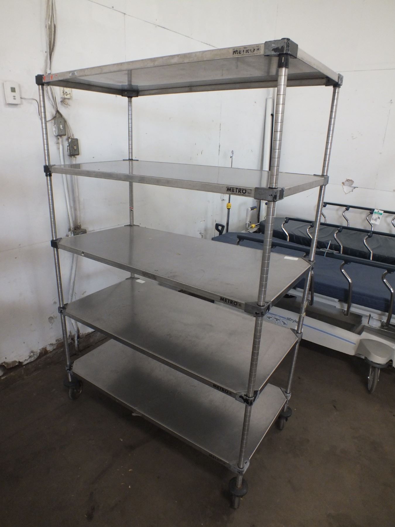 Ss Metro Racks Stainless Steel Metro Rack on Wheels