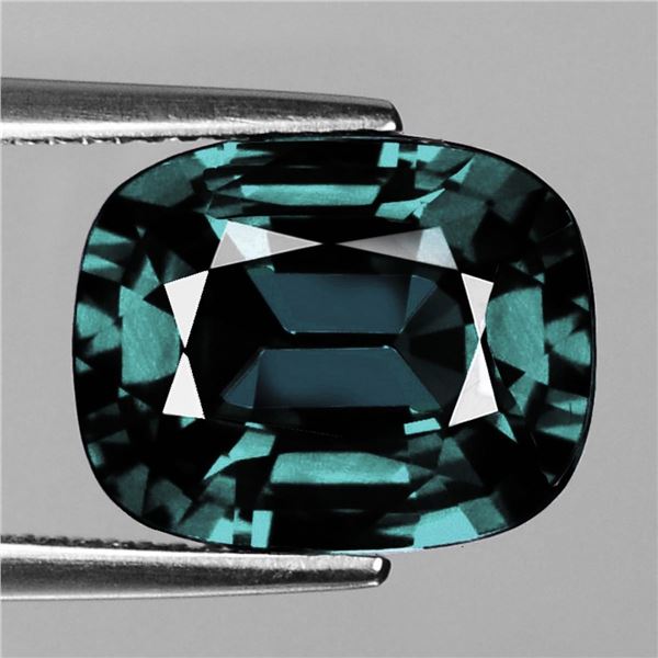 Natural  Bluish Green Sapphire {Flawless-VVS}