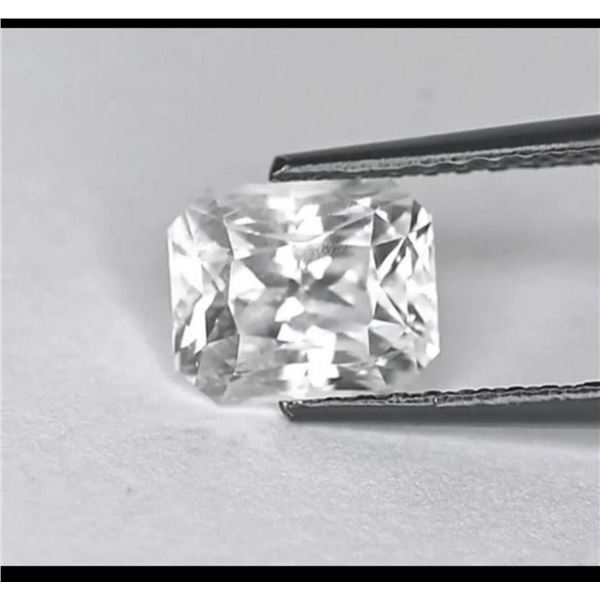 Natural Ceylon White Sapphire 10.30 Cts - VVS1