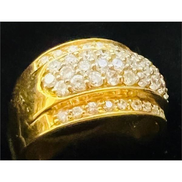 14K Gold Diamond Ladies Ring Approx 1CT Diamonds