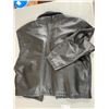 Image 2 : Danier Men's Leather Jacket With Removeable Liner (Size 40-42)