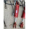 Image 2 : 2 x Hydraulic Rams