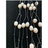 Image 2 : FRESHWATER PEARL, BLACK GLASS ENDLESS NECKLACE 78"