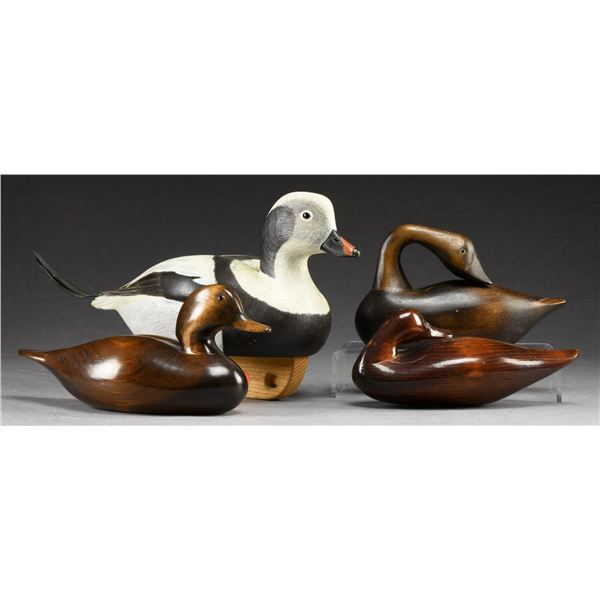 GROUP OF FOUR AMERICAN DUCK DECOYS.